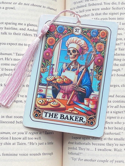 The baker Tarot card Bookmark, holographic bookmark, Gothic Bookmark, Booktok Bookmark, Bookish Gifts for Readers, Handmade Bookmark