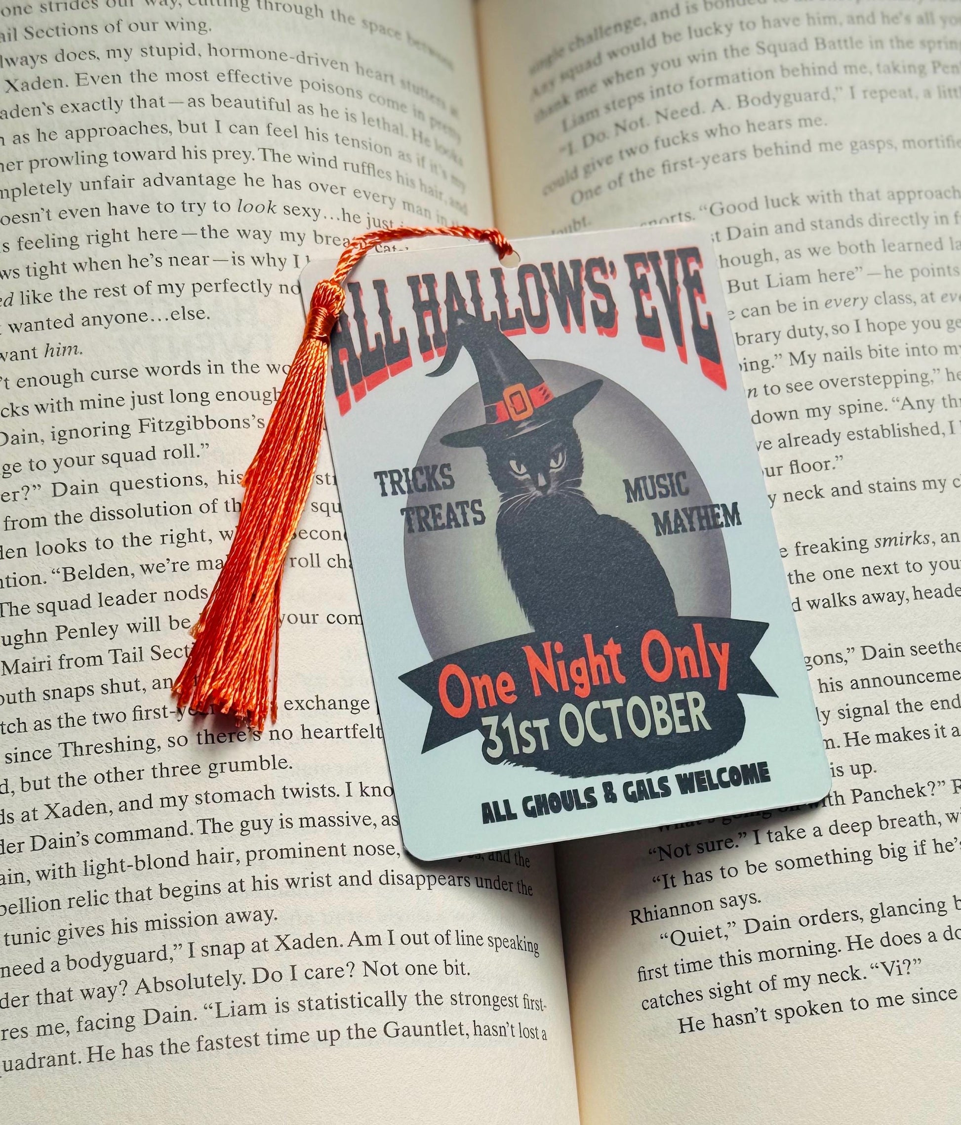 Halloween bookmark, fall bookmark, black cat Bookmark, holographic bookmark, witch Bookmark, Booktok Bookmark, Bookish Gifts for Readers,